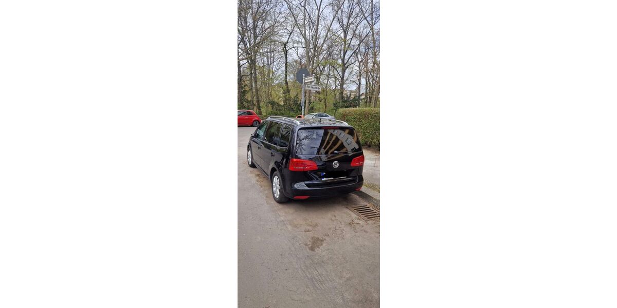 VW Touran 123.000 km 9.000 &euro; Berlin 10825