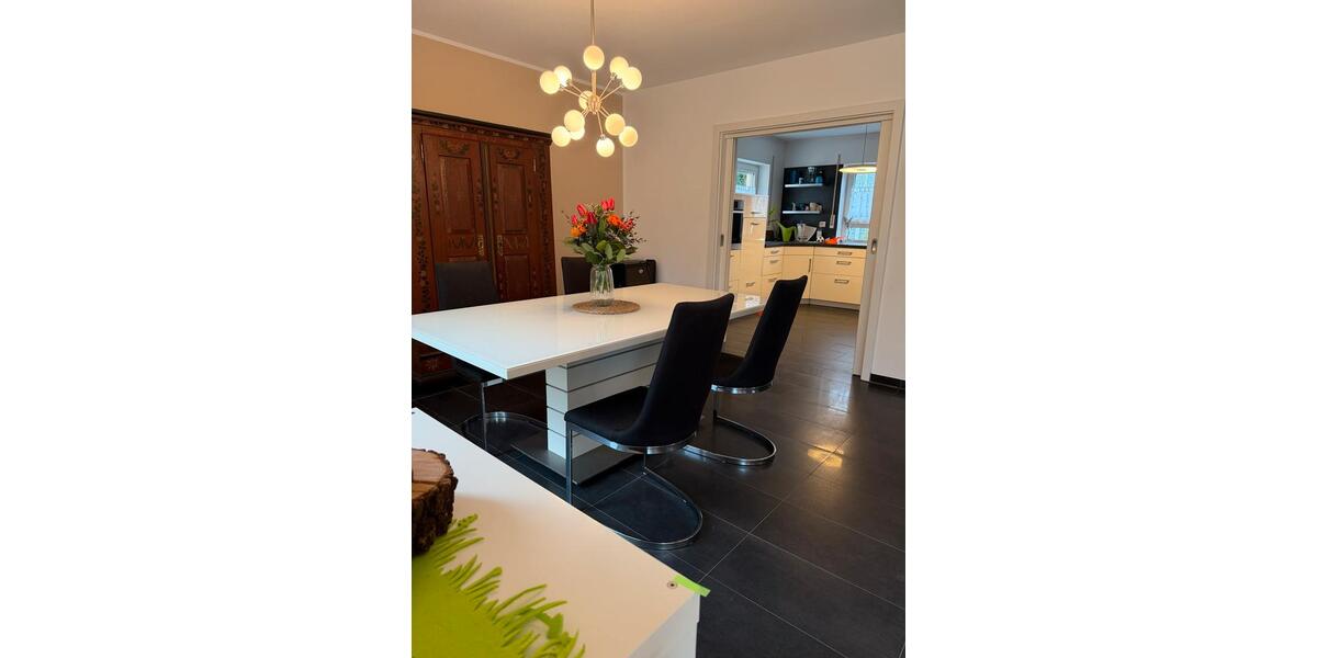 Einfamilienhaus Cadolzburg - 5.5 Zimmer, 172 m&sup2;, 2.390&euro; | Angebot:25329418