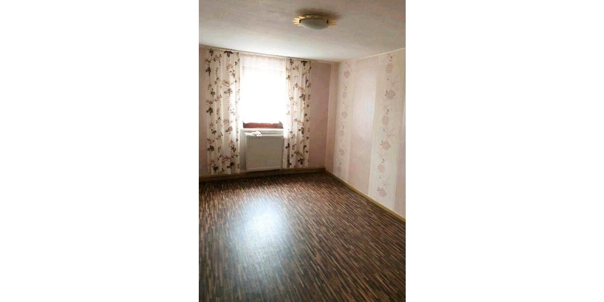 Einfamilienhaus Sulzfeld - 11 Zimmer, 208 m&sup2;, 149.000&euro; | Angebot:23488843