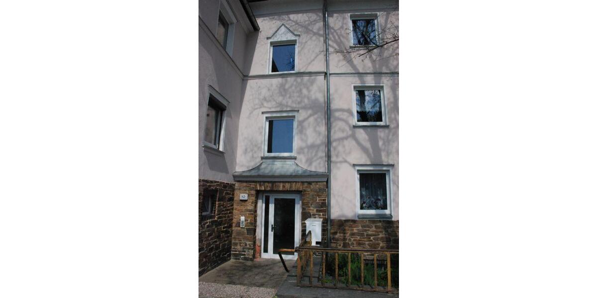 Hochparterre Stollberg (Erzgebirge) - 3 Zimmer, 82 m&sup2;, 476&euro; | Angebot:26122957