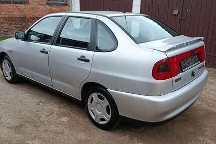 Seat Cordoba 62.000 km 2.300 € Bernau 16321