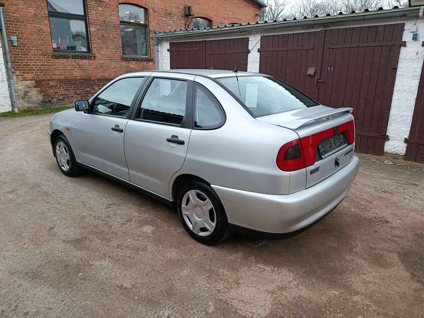 Seat Cordoba 62.000 km 2.300 € Bernau 16321