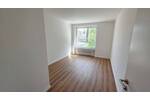 Frisches Wohngefühl! Modernisierte 3-Zimmer-Wohnung! Balkon, neues Bad, neuer Boden, Aufzug