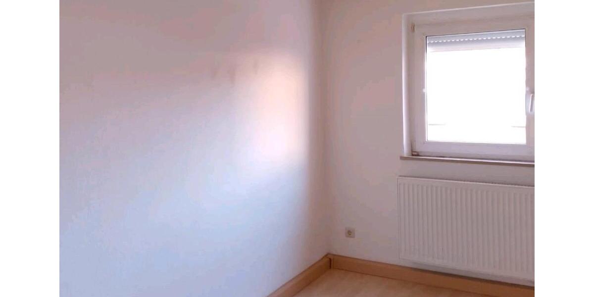 Erdgeschoßwohnung Naila - 3 Zimmer, 65 m&sup2;, 400&euro; | Angebot:25300787