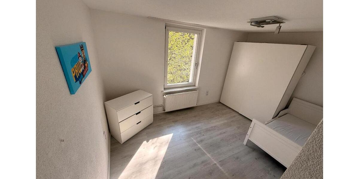 Einfamilienhaus Eschershausen - 7 Zimmer, 160 m&sup2;, 1.500&euro; | Angebot:26329979