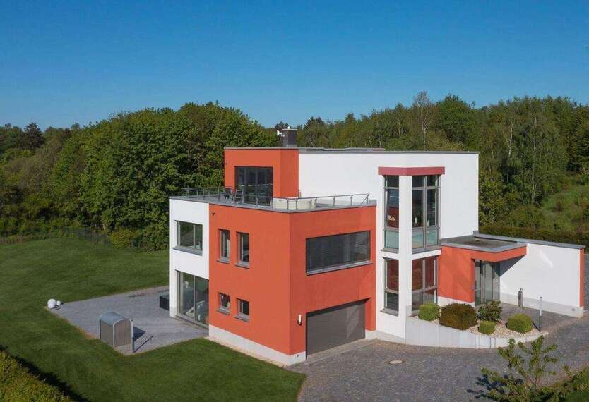 TOP Villa im Bauhausstil mit Erdwärme usw. 8 zimmer