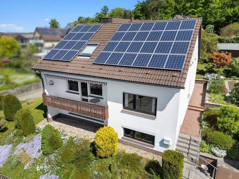 Mehrgenerationenhaus mit viel Raum und schönem Grundstück in ruhiger Lage