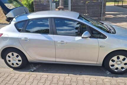Opel Astra 180.000 km 4.100 &euro; Rüsselsheim 65428