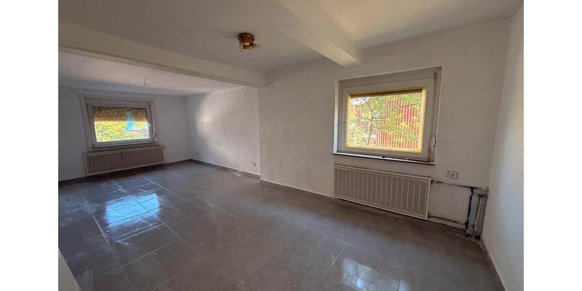 Einfamilienhaus Feldatal - 8 Zimmer, 280 m&sup2;, 1.290&euro; | Angebot:26604948