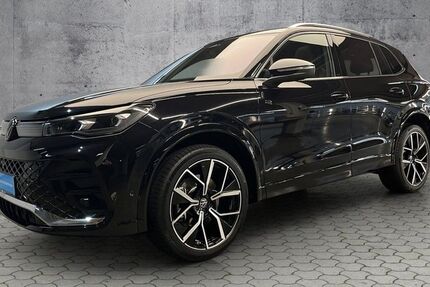 VW Tiguan 20.400 km 44.390 € Paderborn 33100