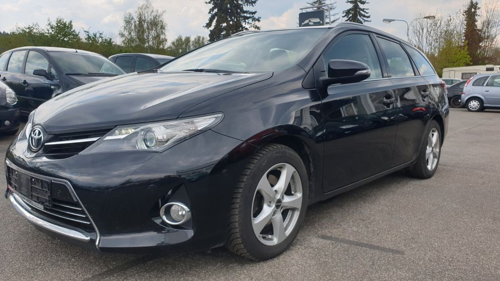 Toyota Auris 130.650 km 9.390 &euro; coburg 96450