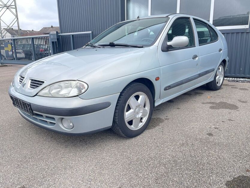 Renault Megane 182.000 km 2.590 € Asperg / Stuttgart 71679