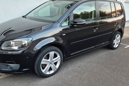 VW Touran 148.000 km 8.550 &euro; Würzburg 97074