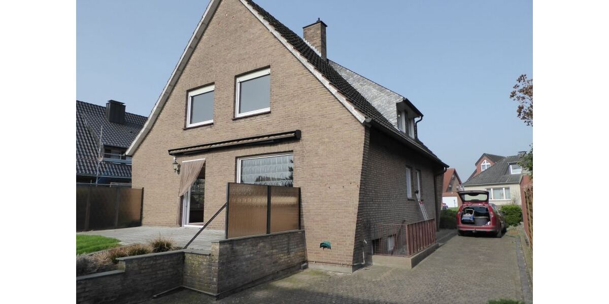 Provisionsfrei* Geräumiges, solides 2-FH mit Keller in Top Lage !!! - Zweifamilienhaus Wesel Obrighoven-Lackhausen | Angebot:25566115