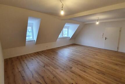 3 Zimmer Dachgeschoss Maisonette Wohnung in Zentrum von Löffingen 3 zimmer