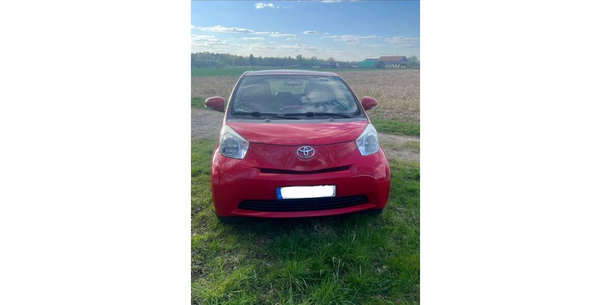Toyota IQ 71.000 km 4.900 &euro; Rodenbach 63517