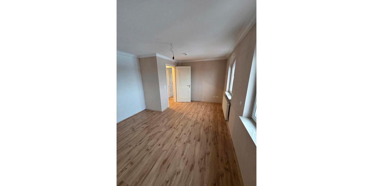 Maisonettenwohnung Mellrichstadt - 4.5 Zimmer, 99 m&sup2;, 250.000&euro; | Angebot:25261239
