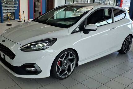 Ford Fiesta 69.886 km 14.990 &euro; Cremlingen 38162