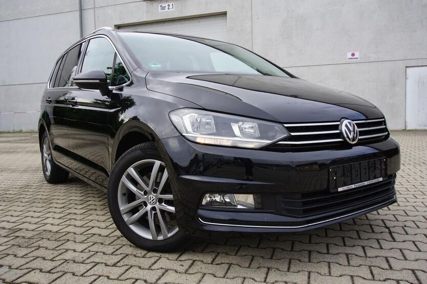 VW Touran 99.890 km 19.950 € Parkstetten 94365