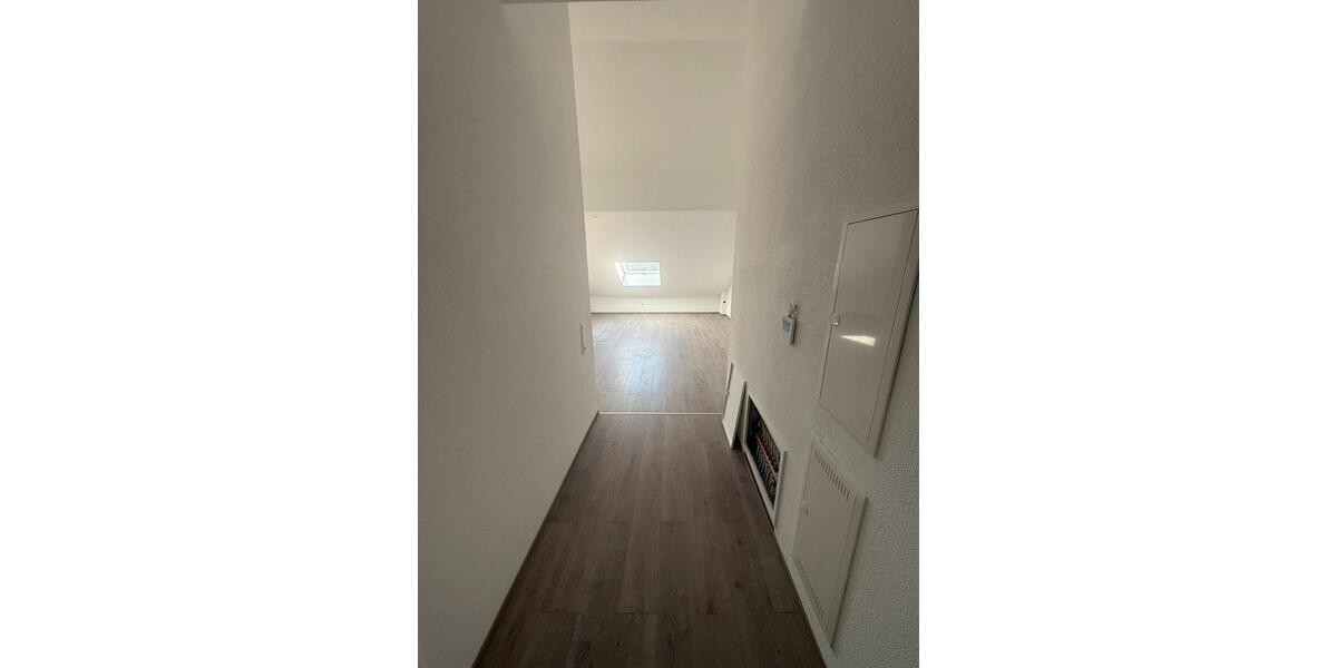 Dachgeschoßwohnung Villingen-Schwenningen Schwenningen - 2 Zimmer, 60 m&sup2;, 800&euro; | Angebot:26346908