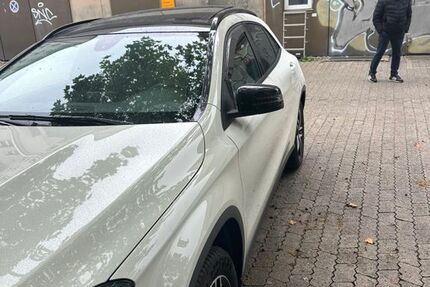 Mercedes-Benz GLA 250 44.000 km 19.800 &euro; München 81475