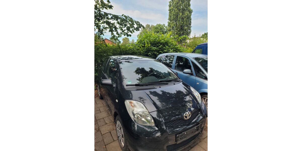 Toyota Yaris 144.000 km 1.900 &euro; Hamburg 22049