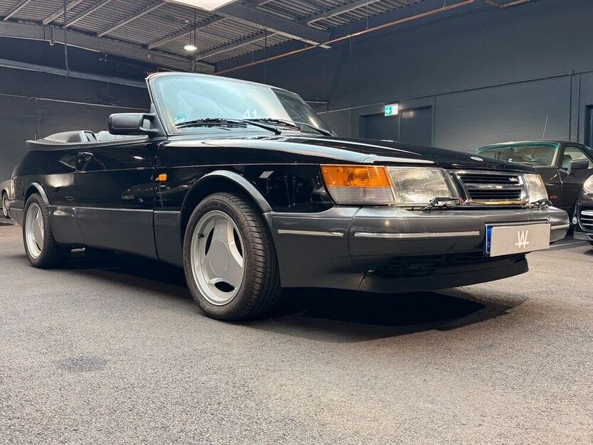 900