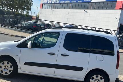 Peugeot Partner 250.000 km 3.899 &euro; Düsseldorf 40599