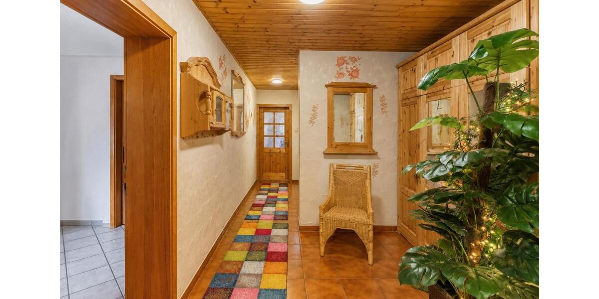 Doppelhaushälfte Effeltrich - 5 Zimmer, 152 m&sup2;, 650.000&euro; | Angebot:27263559