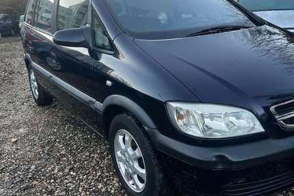 Opel Zafira 148.000 km 3.400 € Bonn 53121