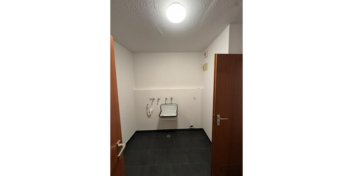 Teilsanierte Doppelhaushälfte mit Garten in Kaltenbrunn 4 zimmer