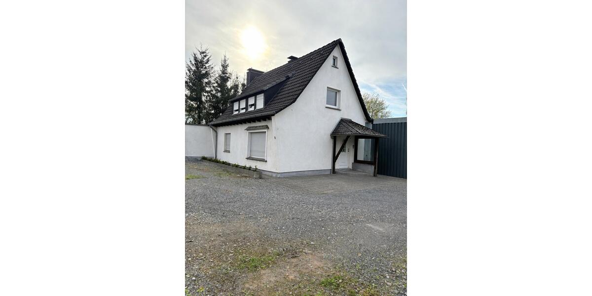 Einfamilienhaus Sundern (Sauerland) - 4 Zimmer, 120 m&sup2;, 1.300&euro; | Angebot:26302189