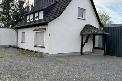 Haus Sundern (Sauerland) - 4 Zimmer, 120 m&sup2;, 1.300&euro; | Angebot:26302189