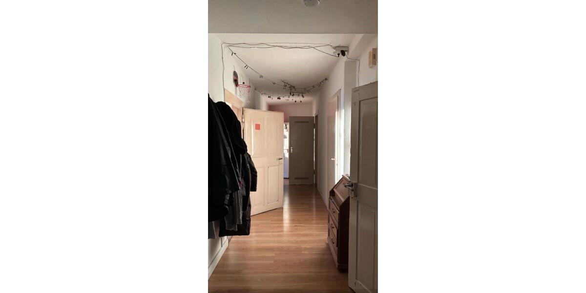 Dachgeschoßwohnung Halle (Saale) - 4 Zimmer, 90 m&sup2;, 631&euro; | Angebot:25407102