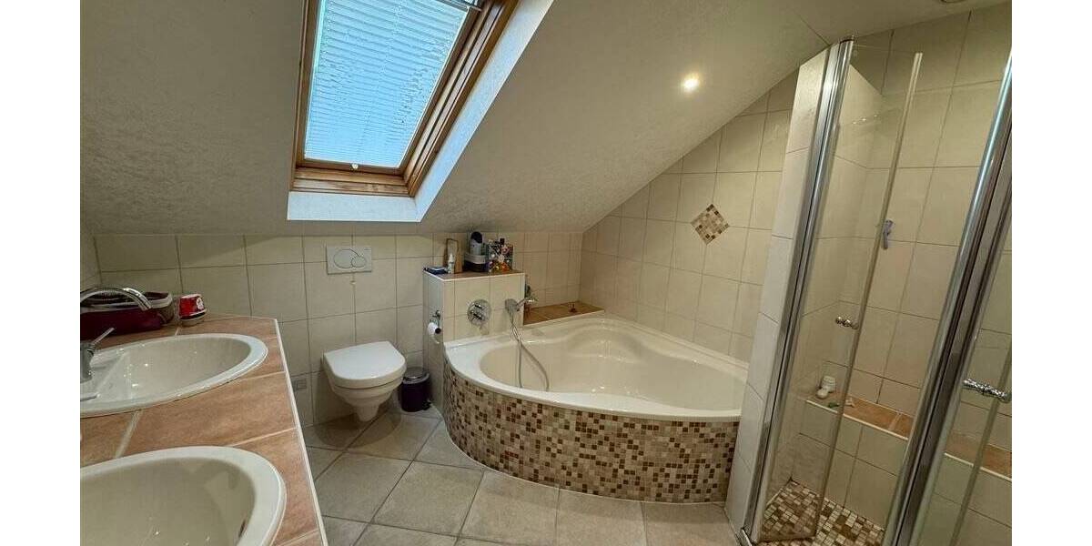 Mehrfamilienhaus, Wohnhaus Kirchhundem Oberhundem - 7 Zimmer, 200 m&sup2;, 259.000&euro; | Angebot:25734598