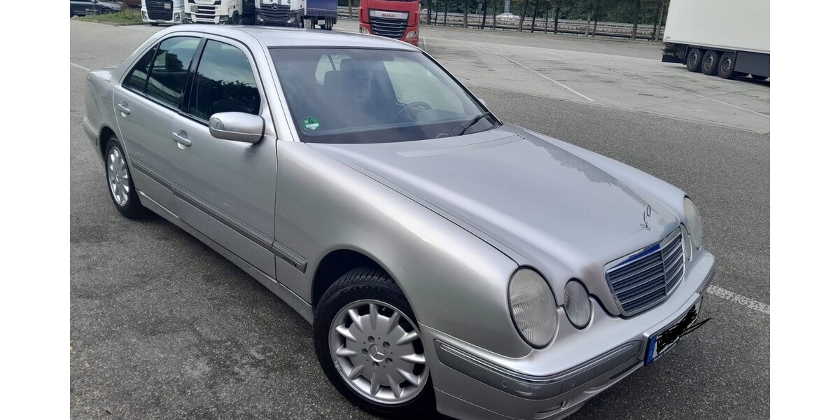 Mercedes-Benz 240 124.400 km 4.400 &euro; Leipzig 04109