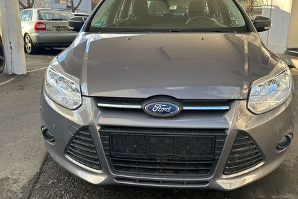 Ford Focus 105.000 km 5.999 &euro; Kassel 34125