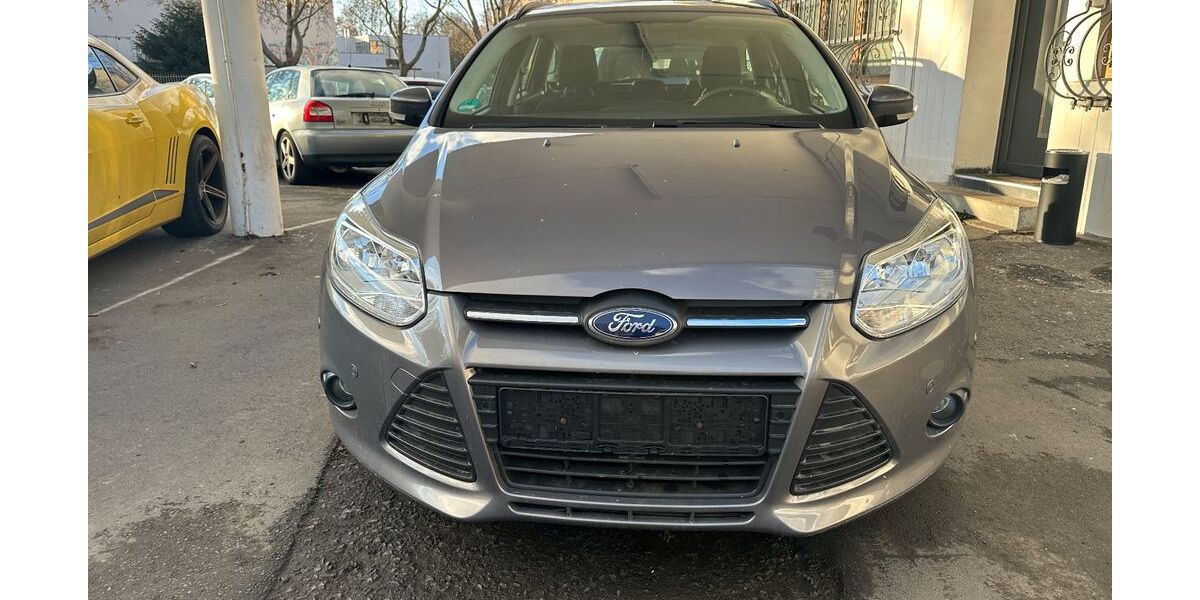 Ford Focus 105.000 km 5.999 &euro; Kassel 34125