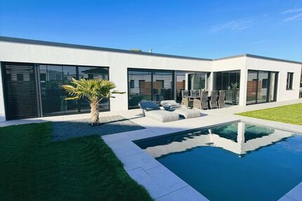 Provisionsfrei* Exklusiver Architektenbungalow mit Pool - Haus Winsen | Angebot:26417279