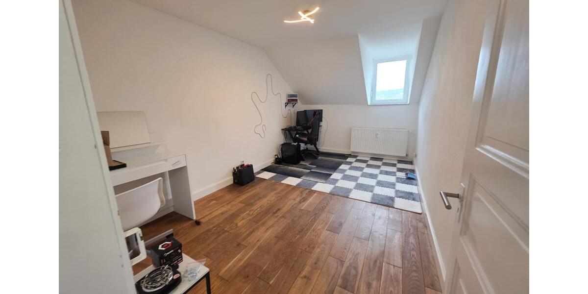 Dachgeschoßwohnung Trier Feyen-Weismark - 3 Zimmer, 68 m&sup2;, 680&euro; | Angebot:26309269