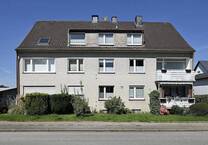 Attraktives Mehrfamilienhaus 6 Balkone 4 Garagen Garten in Bochum provisionsfrei zu verkaufen!