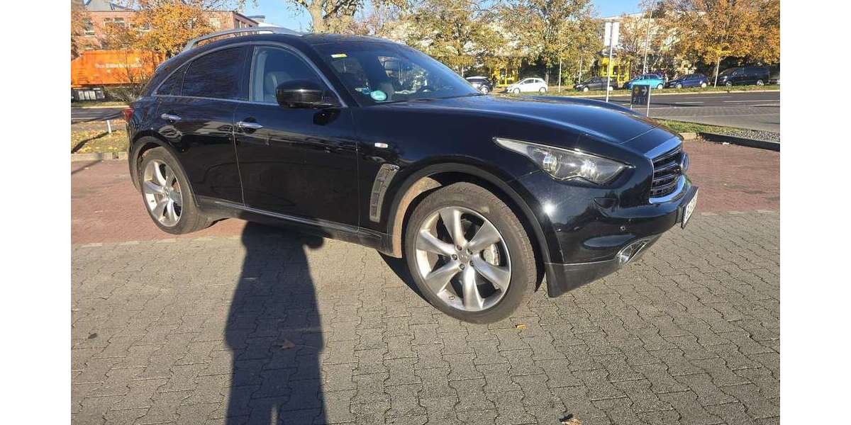 INFINITI FX 110.500 km 12.500 &euro; Berlin 13585