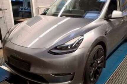 Tesla Model Y 74.529 km 38.900 &euro; Holzgerlingen 71088