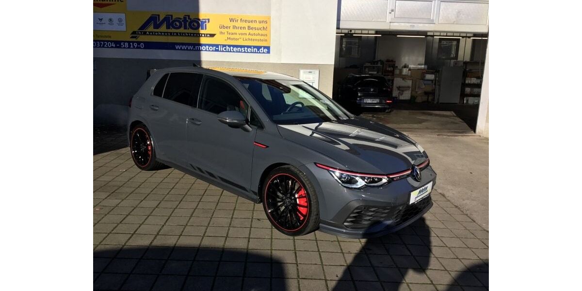 VW Golf 29.993 km 36.940 € Lichtenstein 09350