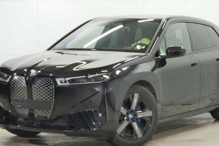 BMW iX 22.500 km 67.630 &euro; Paderborn 33100