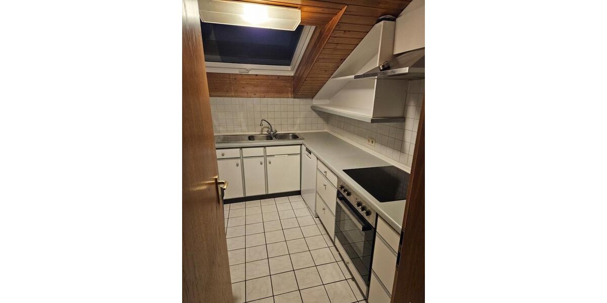 Dachgeschoßwohnung Winnenden - 3.5 Zimmer, 80 m&sup2;, 860&euro; | Angebot:26322312