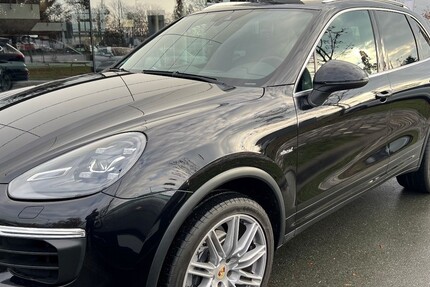 Porsche Cayenne 127.900 km 35.900 € Fürth 90744