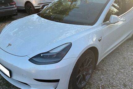 Tesla Model 3 82.000 km 19.900 &euro; München 80687