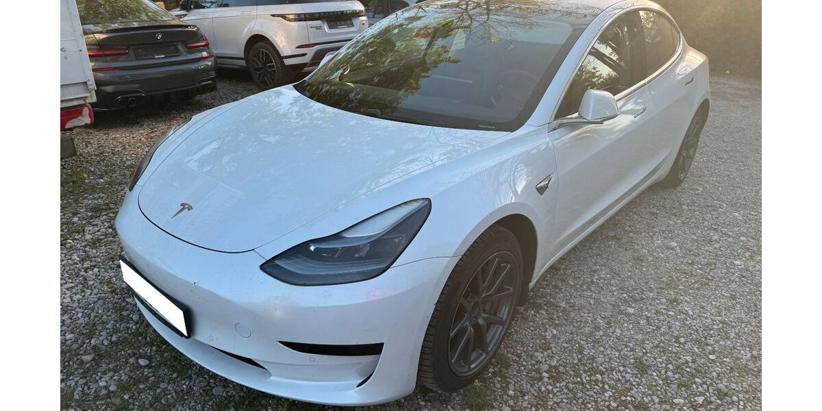 Tesla Model 3 82.000 km 19.900 &euro; München 80687