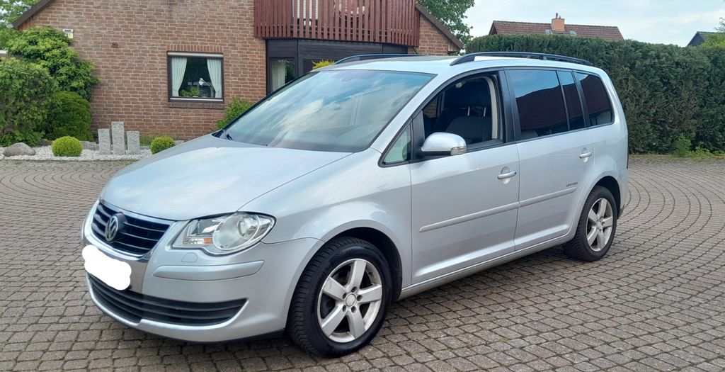VW Touran 158.000 km 6.200 &euro; Braunschweig 38100